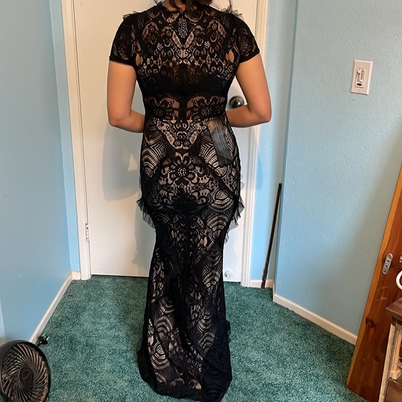 BCBGMAXAZRIA Black Lace Dress w Ruffles - Picture 15 of 16